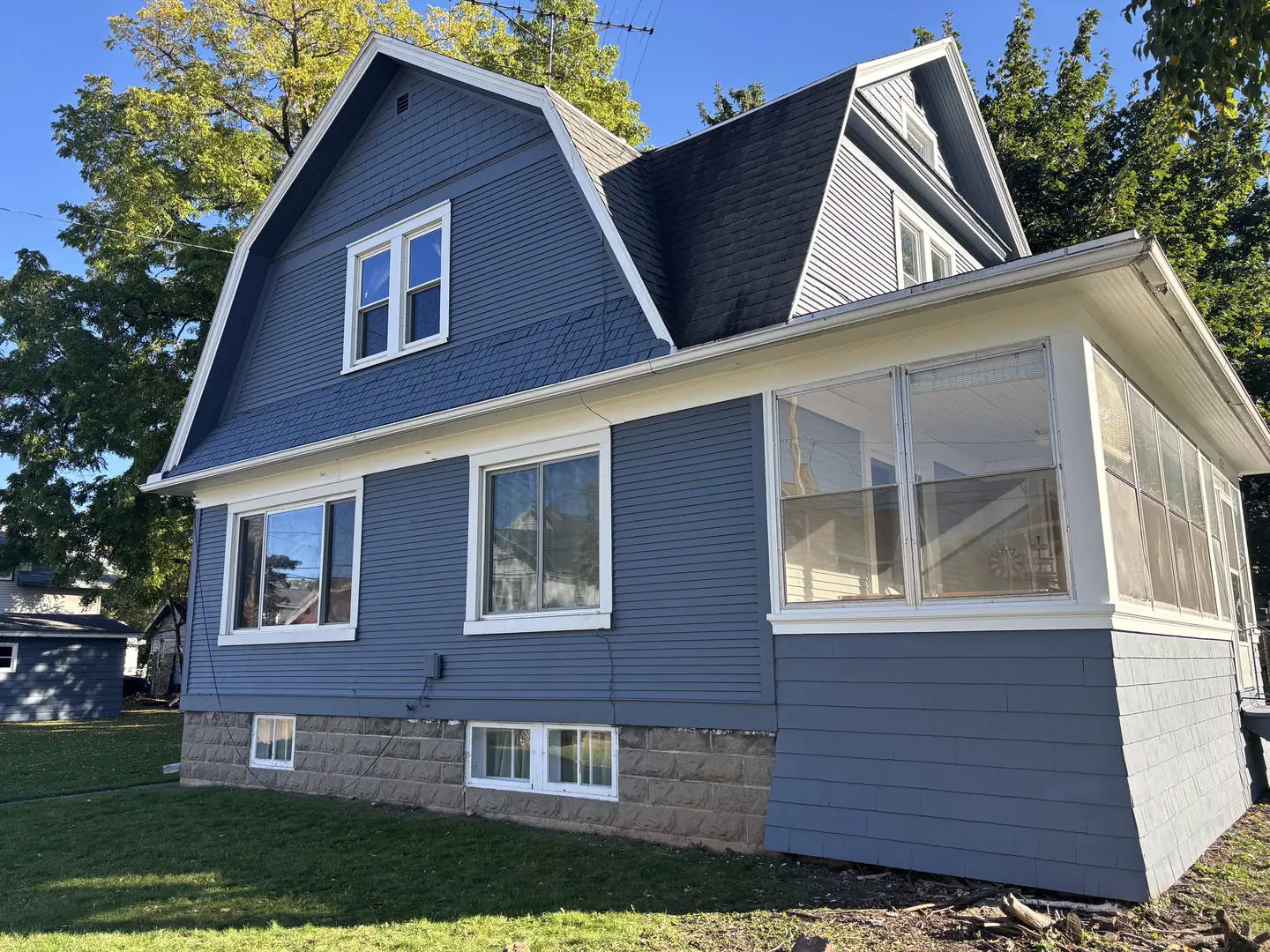 The same gambrel from the front, after